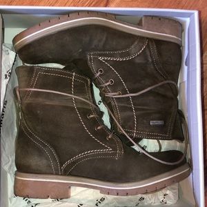 Fleece Lined Army-Green Boots